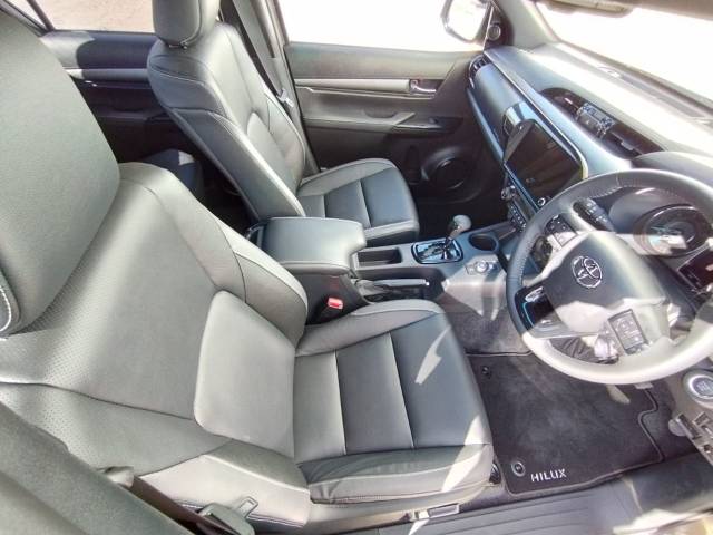 2025 Toyota Hilux Invincible X D/Cab Pick Up 2.8 Hybrid 48V Auto