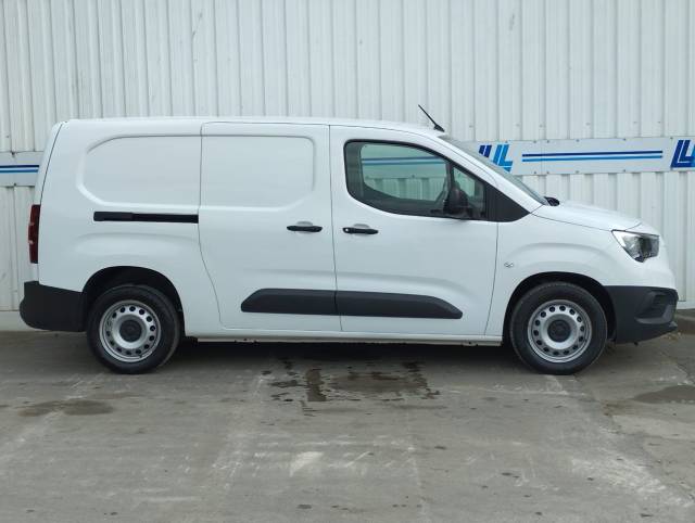 2021 Vauxhall Combo Cargo 2300 1.5 Turbo D 100ps H1 Dynamic Van